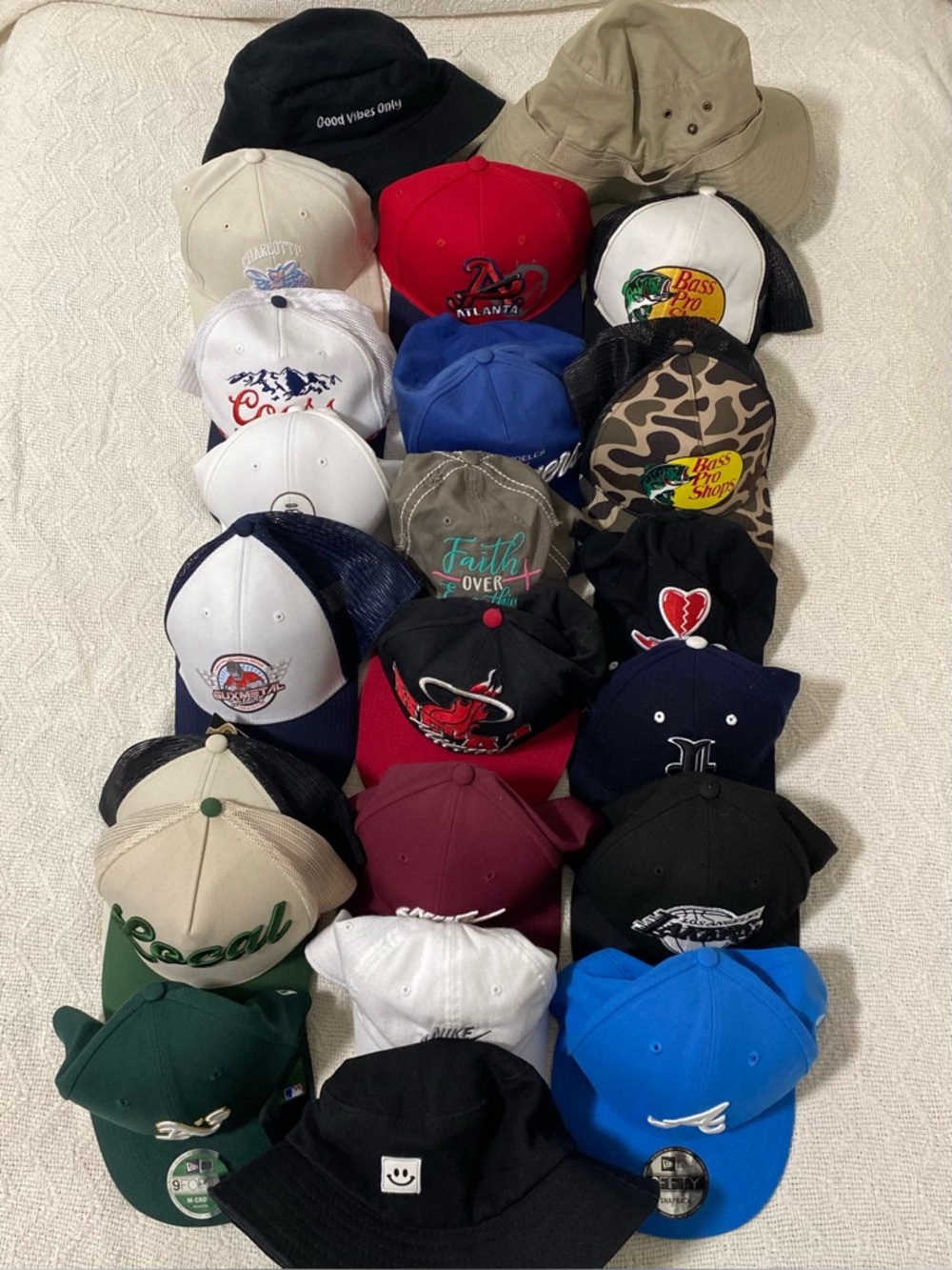 22 Hat Lot Wholesale Resale Snapback Trucker Caps Mixed Bundle Hats
